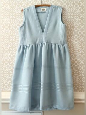 Light Blue V-Neck Sleeveless Dress